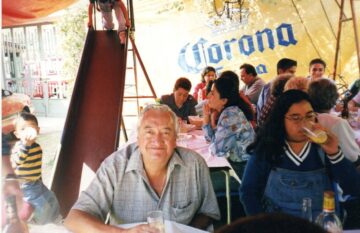 Imágenes para rendir homenaje a persona finada, estas pueden variar en su contenido.