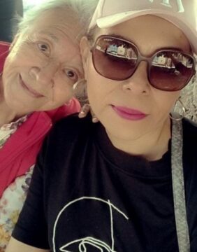 Imágenes para rendir homenaje a persona finada, estas pueden variar en su contenido.