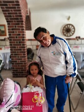 Imágenes para rendir homenaje a persona finada, estas pueden variar en su contenido.