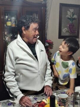 Imágenes para rendir homenaje a persona finada, estas pueden variar en su contenido.