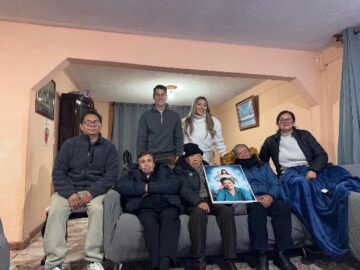 Imágenes para rendir homenaje a persona finada, estas pueden variar en su contenido.