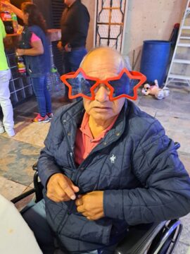 Imágenes para rendir homenaje a persona finada, estas pueden variar en su contenido.