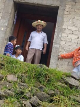 Imágenes para rendir homenaje a persona finada, estas pueden variar en su contenido.