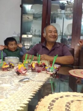 Imágenes para rendir homenaje a persona finada, estas pueden variar en su contenido.