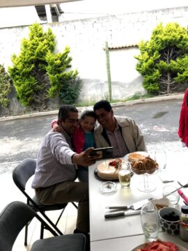 Imágenes para rendir homenaje a persona finada, estas pueden variar en su contenido.