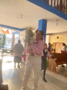 Imágenes para rendir homenaje a persona finada, estas pueden variar en su contenido.