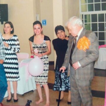 Imágenes para rendir homenaje a persona finada, estas pueden variar en su contenido.