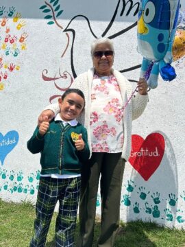 Imágenes para rendir homenaje a persona finada, estas pueden variar en su contenido.