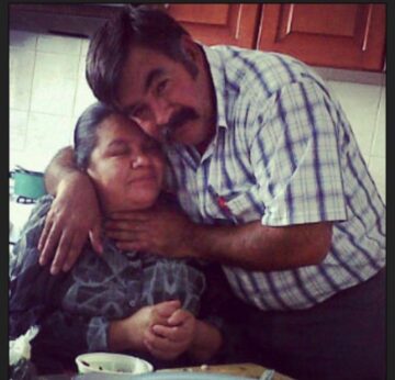 Imágenes para rendir homenaje a persona finada, estas pueden variar en su contenido.