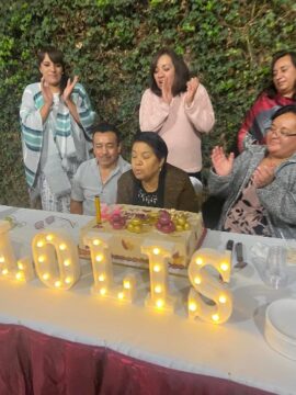 Imágenes para rendir homenaje a persona finada, estas pueden variar en su contenido.