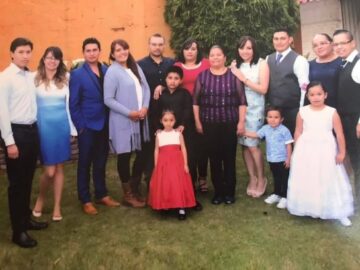 Imágenes para rendir homenaje a persona finada, estas pueden variar en su contenido.