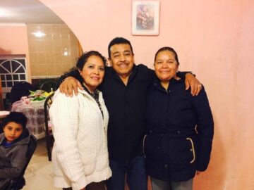 Imágenes para rendir homenaje a persona finada, estas pueden variar en su contenido.