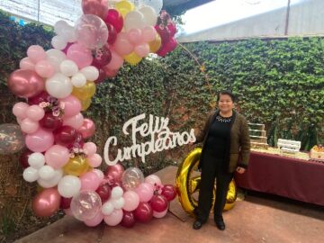 Imágenes para rendir homenaje a persona finada, estas pueden variar en su contenido.