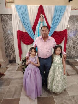 Imágenes para rendir homenaje a persona finada, estas pueden variar en su contenido.