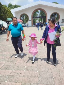 Imágenes para rendir homenaje a persona finada, estas pueden variar en su contenido.