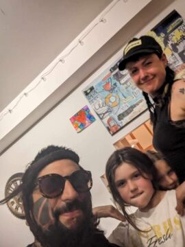 Imágenes para rendir homenaje a persona finada, estas pueden variar en su contenido.