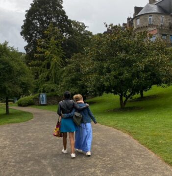 Imágenes para rendir homenaje a persona finada, estas pueden variar en su contenido.