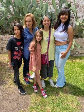 Imágenes para rendir homenaje a persona finada, estas pueden variar en su contenido.