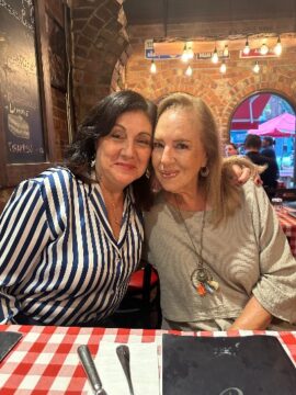 Imágenes para rendir homenaje a persona finada, estas pueden variar en su contenido.