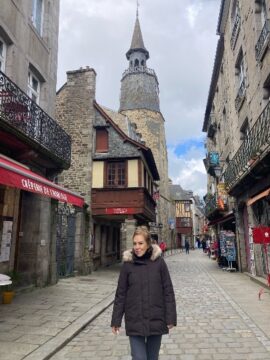 Imágenes para rendir homenaje a persona finada, estas pueden variar en su contenido.