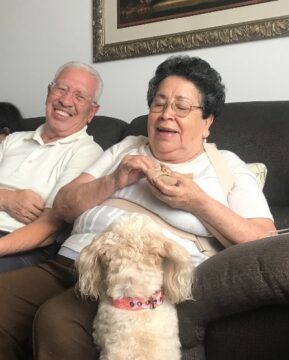 Imágenes para rendir homenaje a persona finada, estas pueden variar en su contenido.