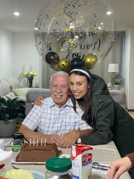 Imágenes para rendir homenaje a persona finada, estas pueden variar en su contenido.