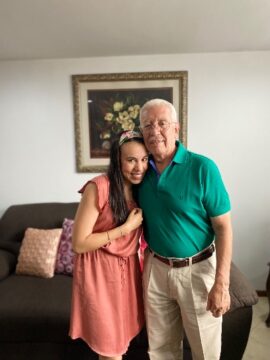 Imágenes para rendir homenaje a persona finada, estas pueden variar en su contenido.