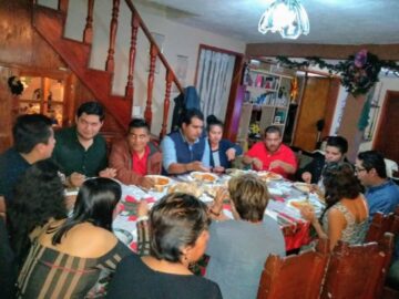 Imágenes para rendir homenaje a persona finada, estas pueden variar en su contenido.