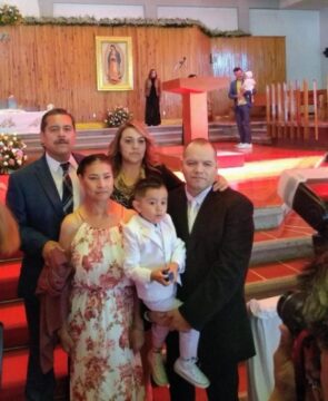 Imágenes para rendir homenaje a persona finada, estas pueden variar en su contenido.