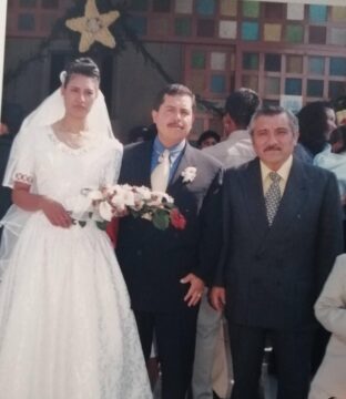 Imágenes para rendir homenaje a persona finada, estas pueden variar en su contenido.