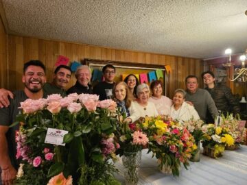 Imágenes para rendir homenaje a persona finada, estas pueden variar en su contenido.