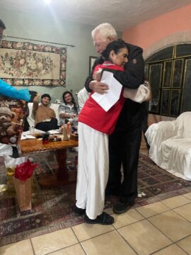 Imágenes para rendir homenaje a persona finada, estas pueden variar en su contenido.