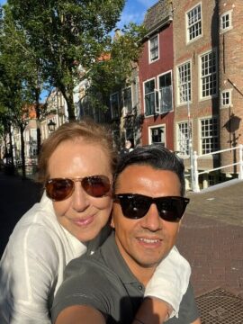 Imágenes para rendir homenaje a persona finada, estas pueden variar en su contenido.