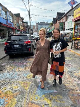 Imágenes para rendir homenaje a persona finada, estas pueden variar en su contenido.