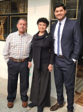 Imágenes para rendir homenaje a persona finada, estas pueden variar en su contenido.