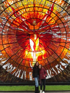 Imágenes para rendir homenaje a persona finada, estas pueden variar en su contenido.