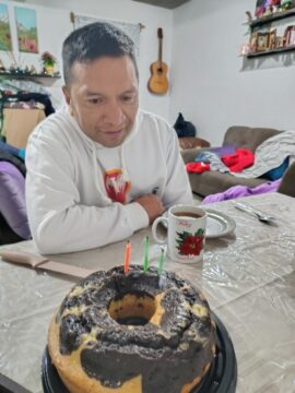 Imágenes para rendir homenaje a persona finada, estas pueden variar en su contenido.