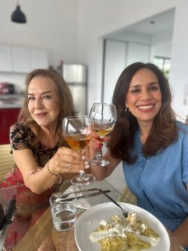 Imágenes para rendir homenaje a persona finada, estas pueden variar en su contenido.