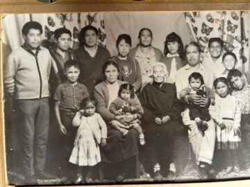 Imágenes para rendir homenaje a persona finada, estas pueden variar en su contenido.