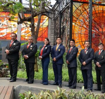 Imágenes para rendir homenaje a persona finada, estas pueden variar en su contenido.