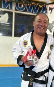 Imágenes para rendir homenaje a persona finada, estas pueden variar en su contenido.