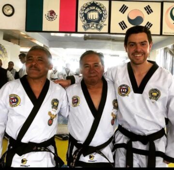 Imágenes para rendir homenaje a persona finada, estas pueden variar en su contenido.