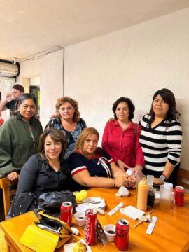 Imágenes para rendir homenaje a persona finada, estas pueden variar en su contenido.