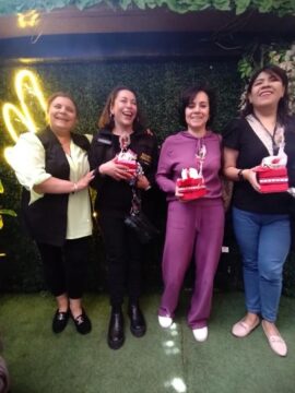 Imágenes para rendir homenaje a persona finada, estas pueden variar en su contenido.
