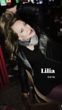 Imágenes para rendir homenaje a persona finada, estas pueden variar en su contenido.