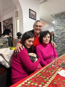 Imágenes para rendir homenaje a persona finada, estas pueden variar en su contenido.