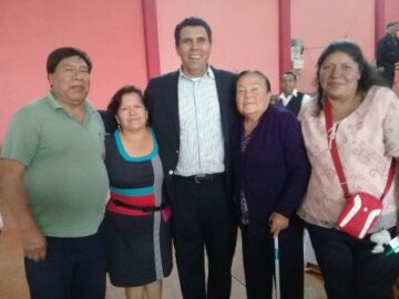 Imágenes para rendir homenaje a persona finada, estas pueden variar en su contenido.