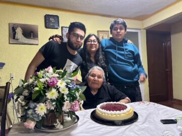 Imágenes para rendir homenaje a persona finada, estas pueden variar en su contenido.