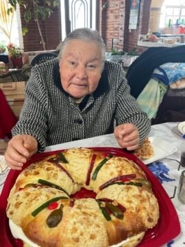 Imágenes para rendir homenaje a persona finada, estas pueden variar en su contenido.