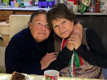 Imágenes para rendir homenaje a persona finada, estas pueden variar en su contenido.